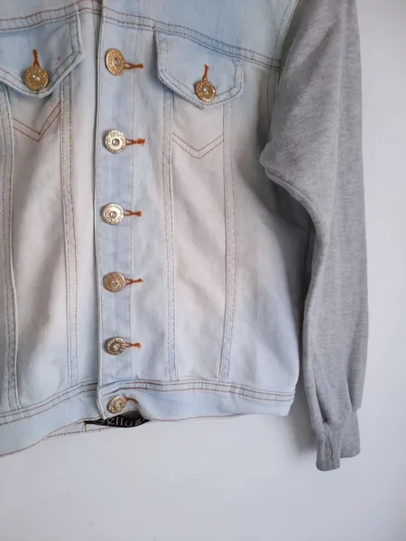 jaqueta jeans com moletom e capuz 36