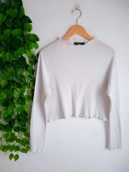 blusa branca gola alta clock house gg