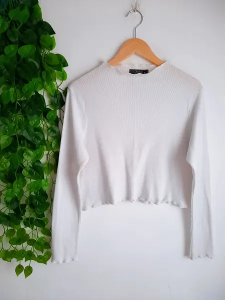 blusa branca gola alta clock house gg