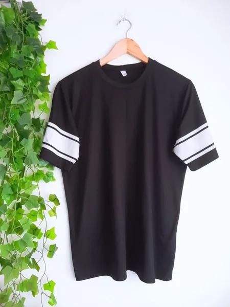camiseta alongada t-shirt preto e branco g