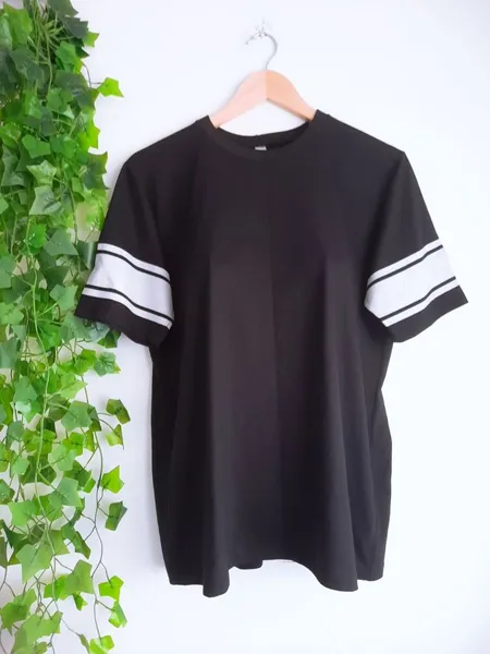 camiseta alongada t-shirt preto e branco g