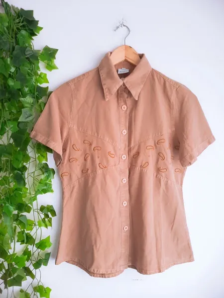 camisa feminina bordada bege claro m