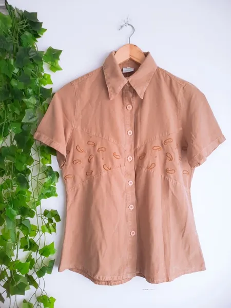 camisa feminina bordada bege claro m
