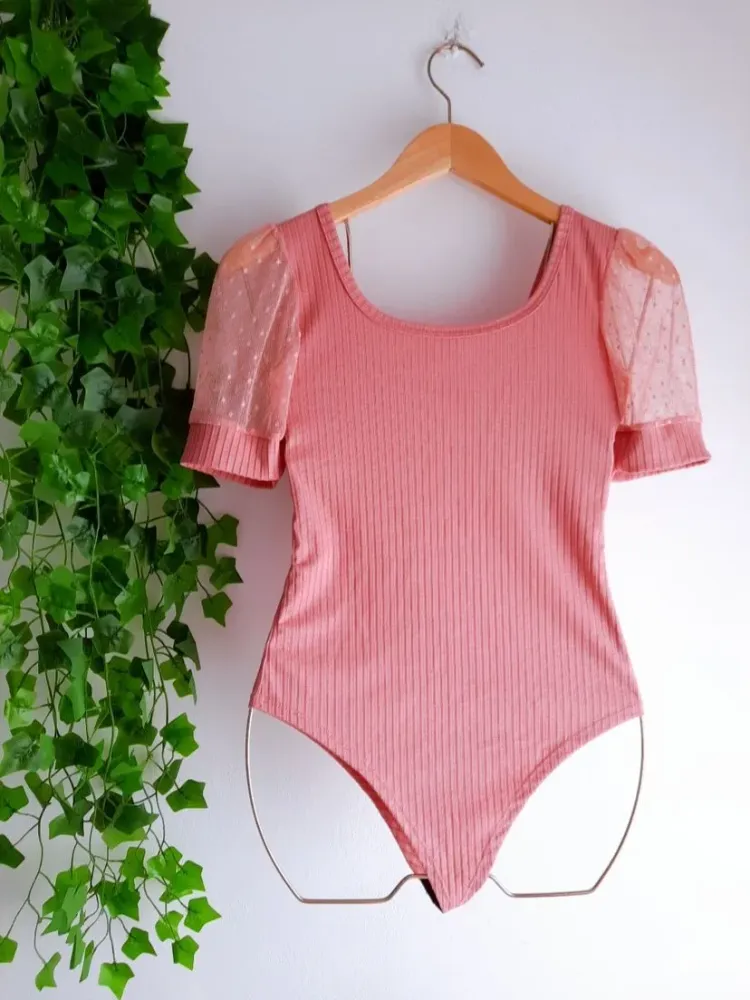 body canelado com tule rosa p