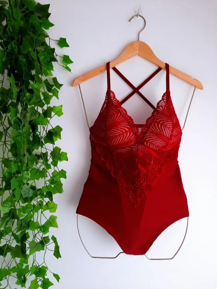 body rendado transpassado vermelho