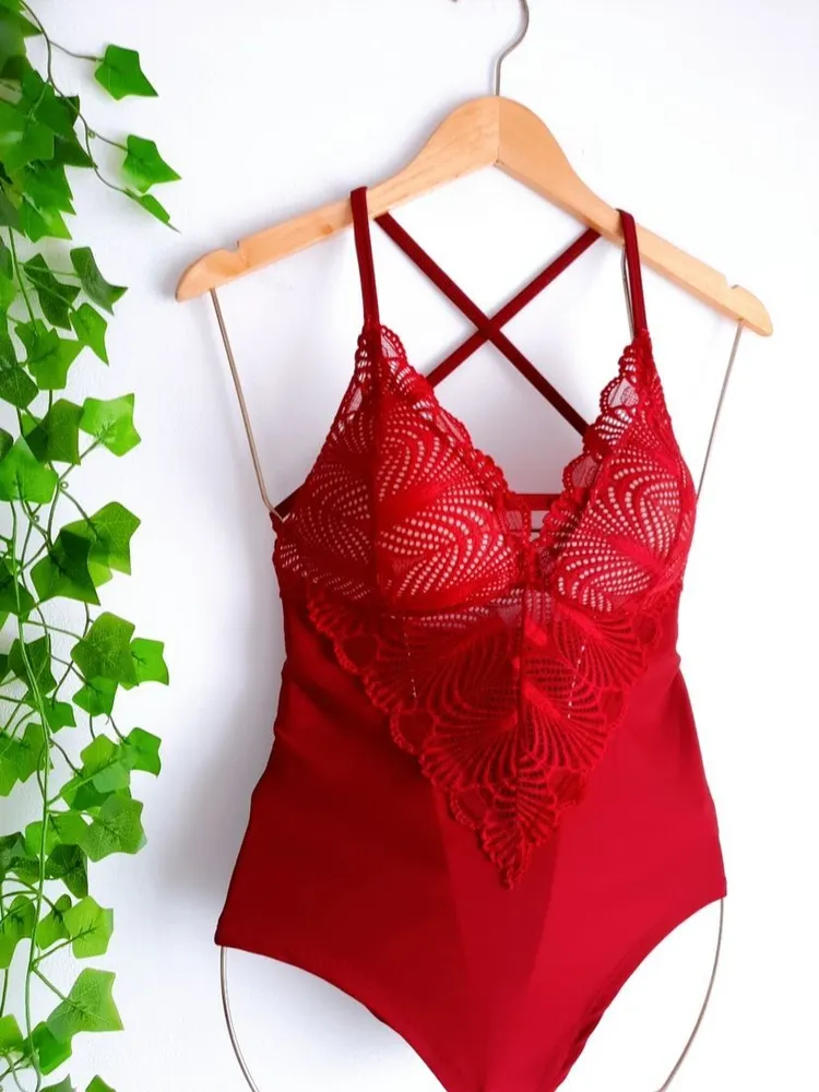 body rendado transpassado vermelho