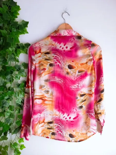 camisa rosa estampada