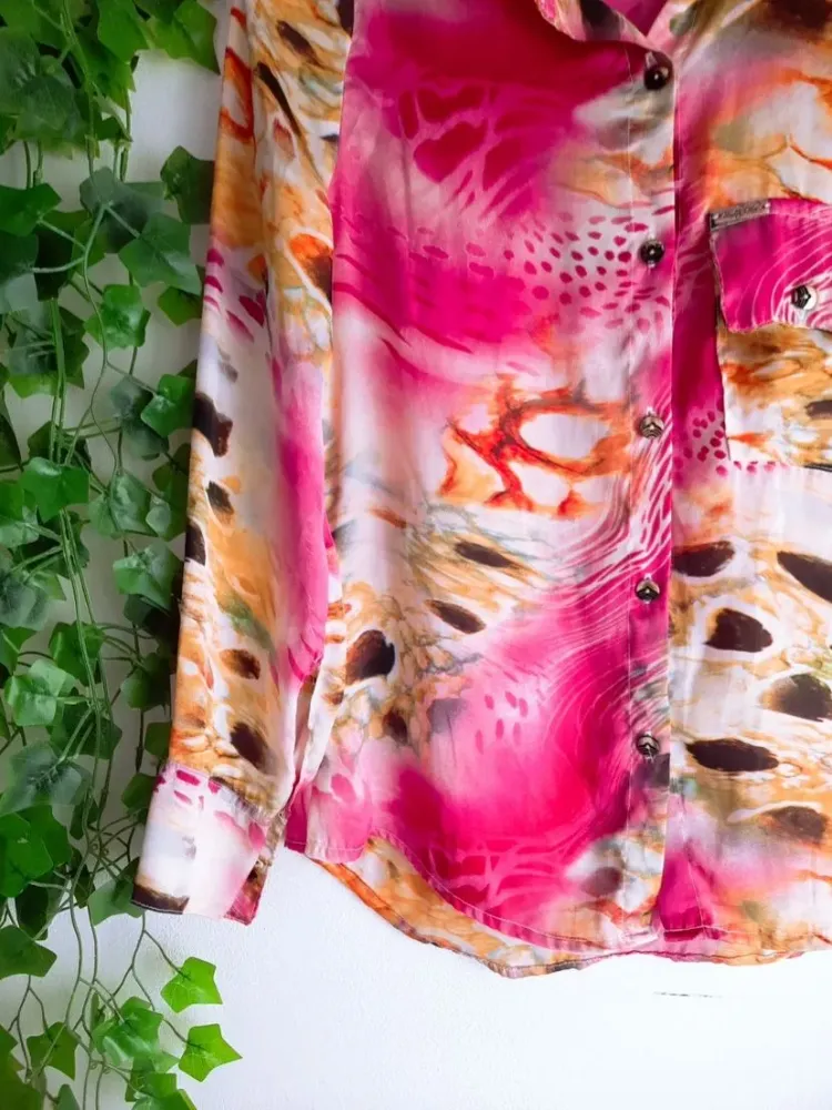 camisa rosa estampada