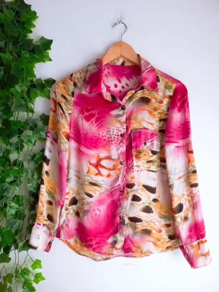 camisa rosa estampada