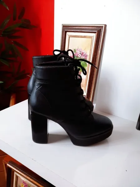bota vizzano coturno salto grosso preta 34