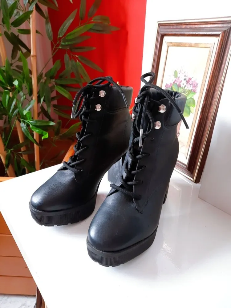 bota vizzano coturno salto grosso preta 34
