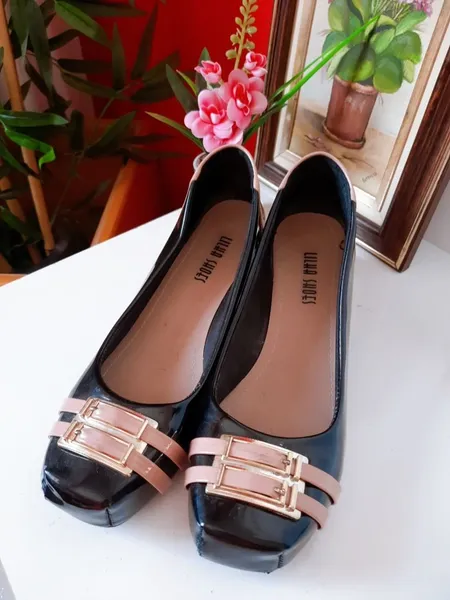 sapato lilha shoes salto bloco bico quadrado preto bege