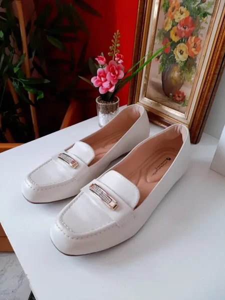 mocassim meio ponto branco strass 37