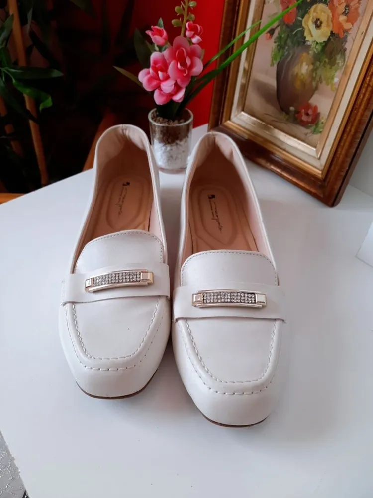mocassim meio ponto branco strass 37