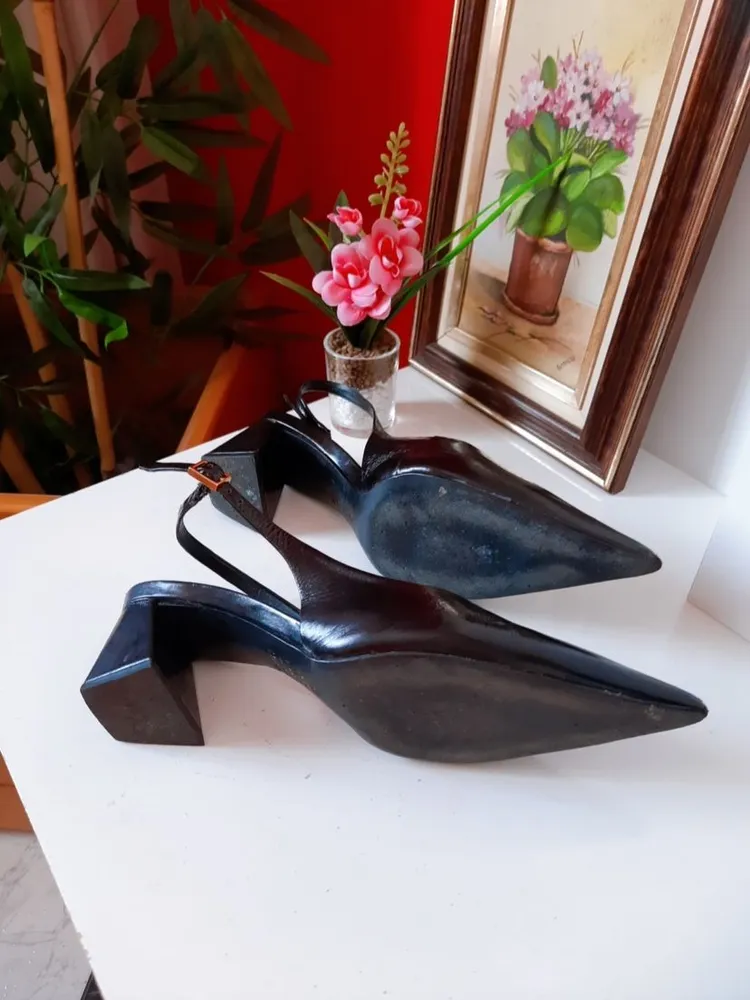 scarpin slingback schutz preto verniz salto bloco