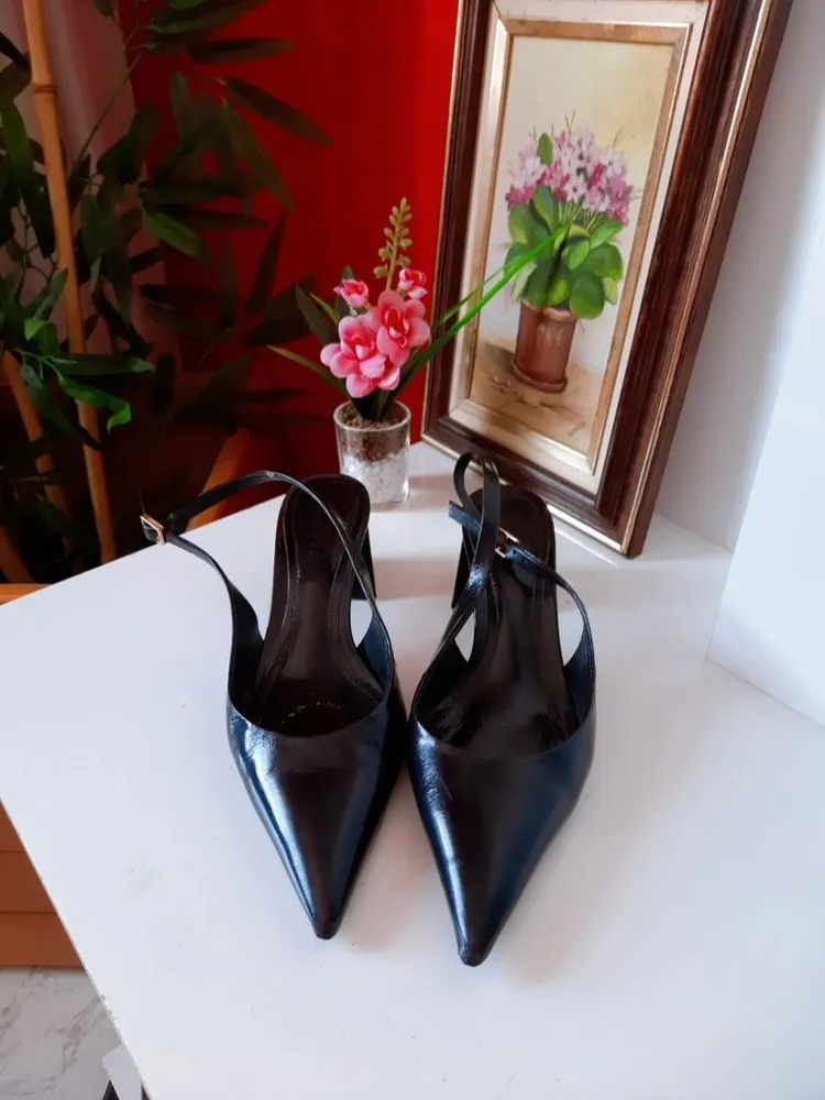 scarpin slingback schutz preto verniz salto bloco