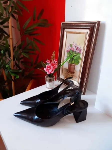 scarpin slingback schutz preto verniz salto bloco