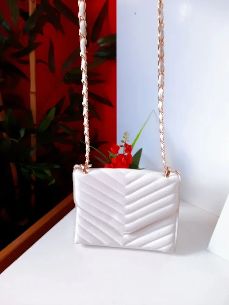 bolsa tranversal tiracolo branca chevron shein