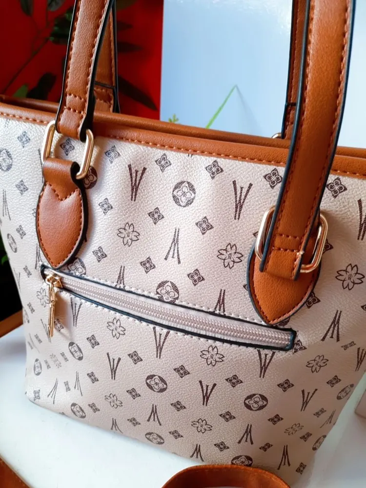 bolsa de ombro e tiracolo monogramas bege escuro com claro