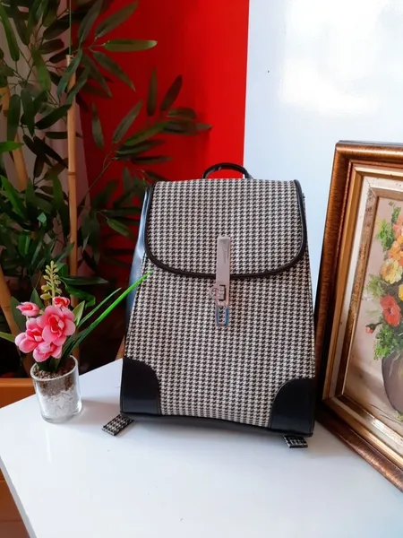 mochila chenson pied de poule preto e branco