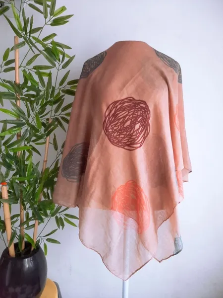 echarpe grande bege estampado