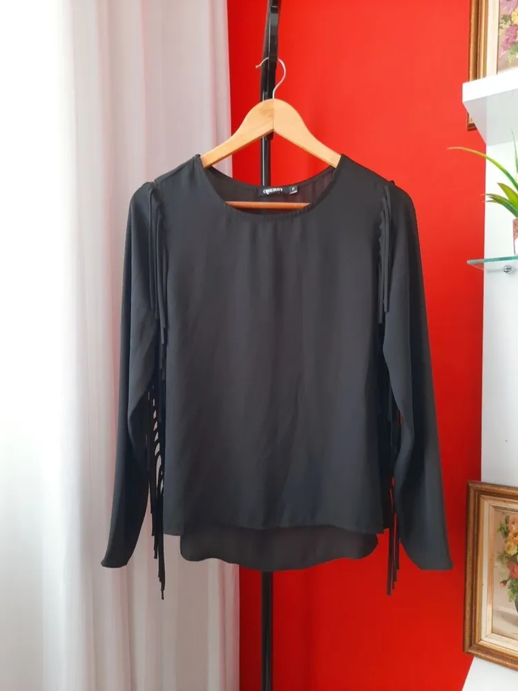 blusa queroy com franjas preta p