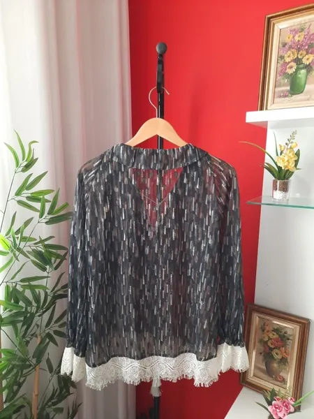 blusa practory estampada com renda 42