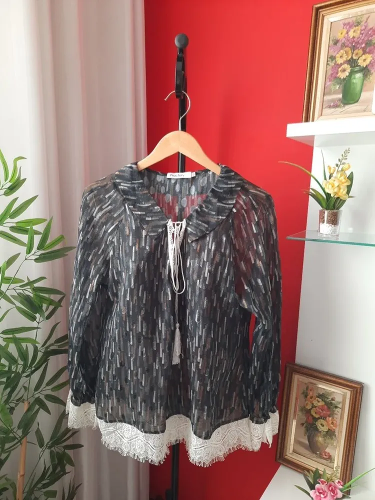 blusa practory estampada com renda 42
