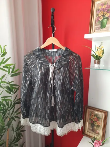 blusa practory estampada com renda 42