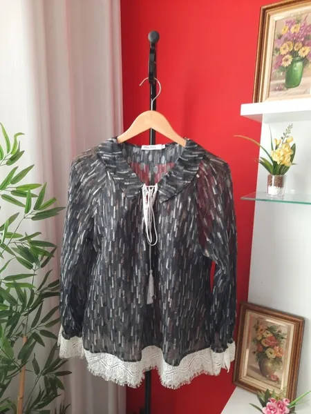 blusa practory estampada com renda 42