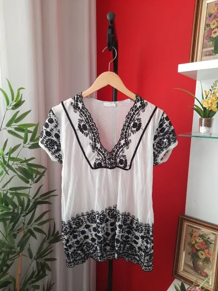 blusa zara bordada branca e preta m