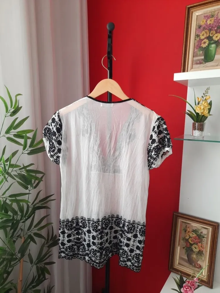 blusa zara bordada branca e preta m