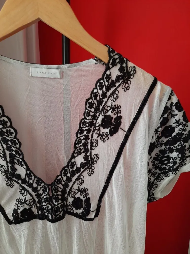 blusa zara bordada branca e preta m