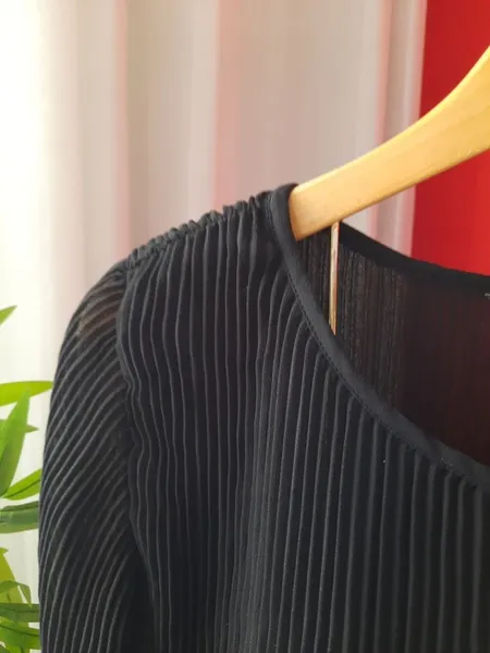 blusa zara plissada preta m