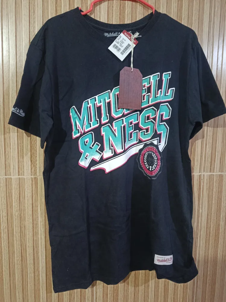 camiseta Mitchell e ness