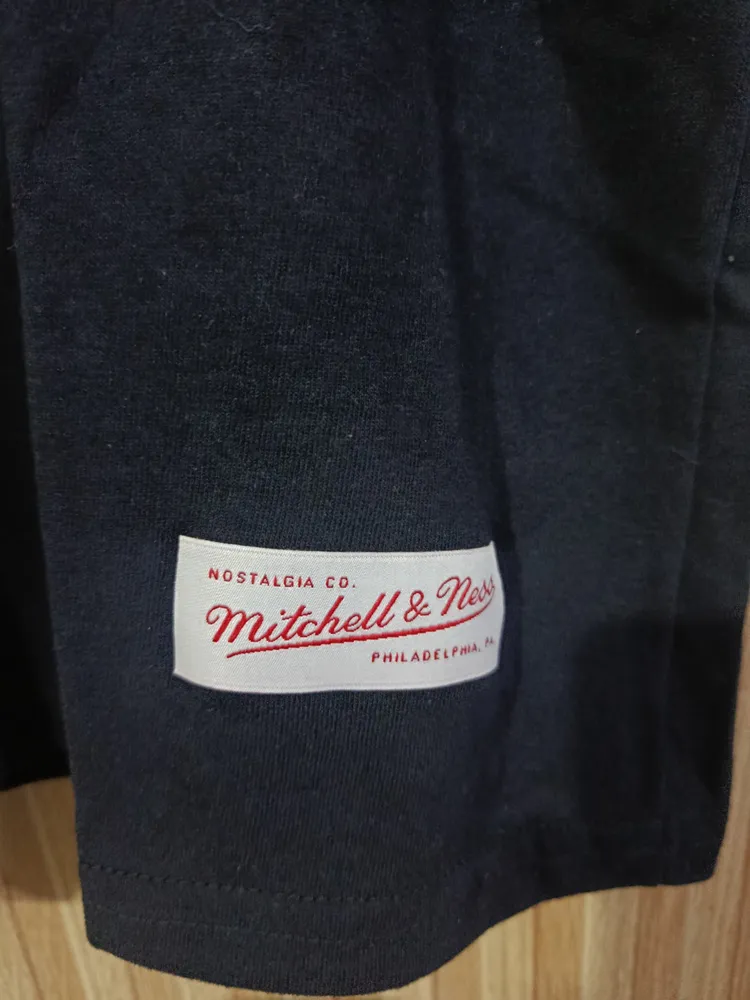 camiseta Mitchell e ness