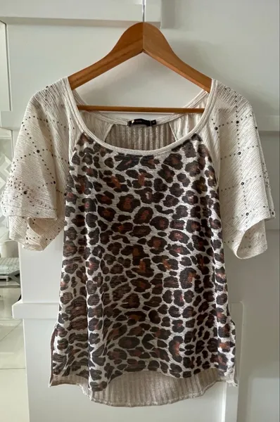Linda blusa manga curta Maria Filó excelente estado