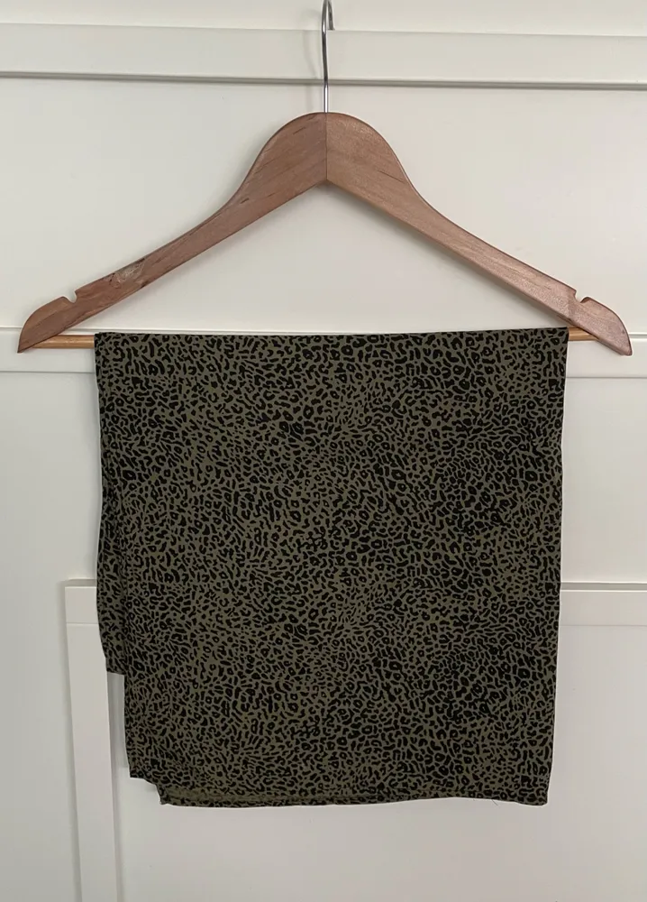 Lenço echarpe estampa animal print