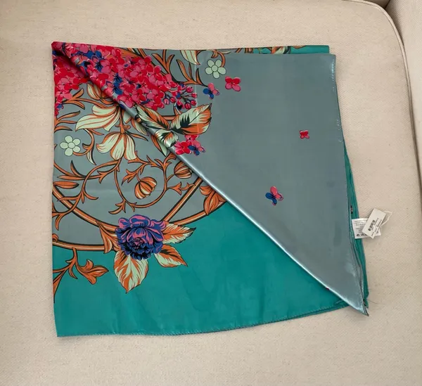 Lenço echarpe estampado Balonê em seda novo