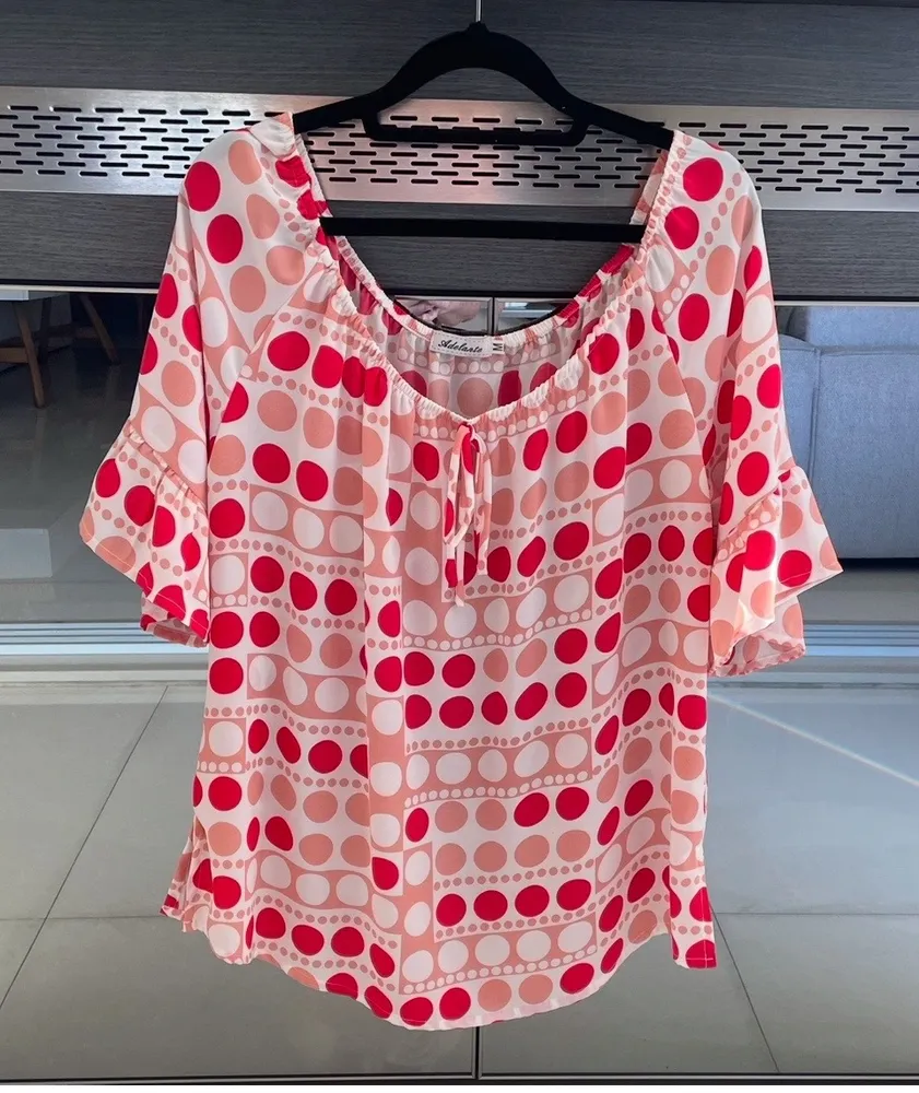 Linda blusa estilo ciganinha super estilosa