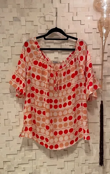 Linda blusa estilo ciganinha super estilosa