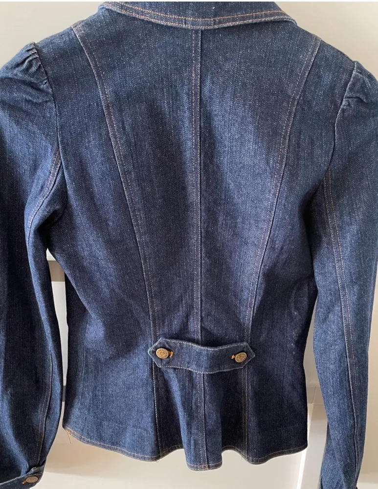 Linda jaqueta jeans blue Betsey Johnson  super versátil