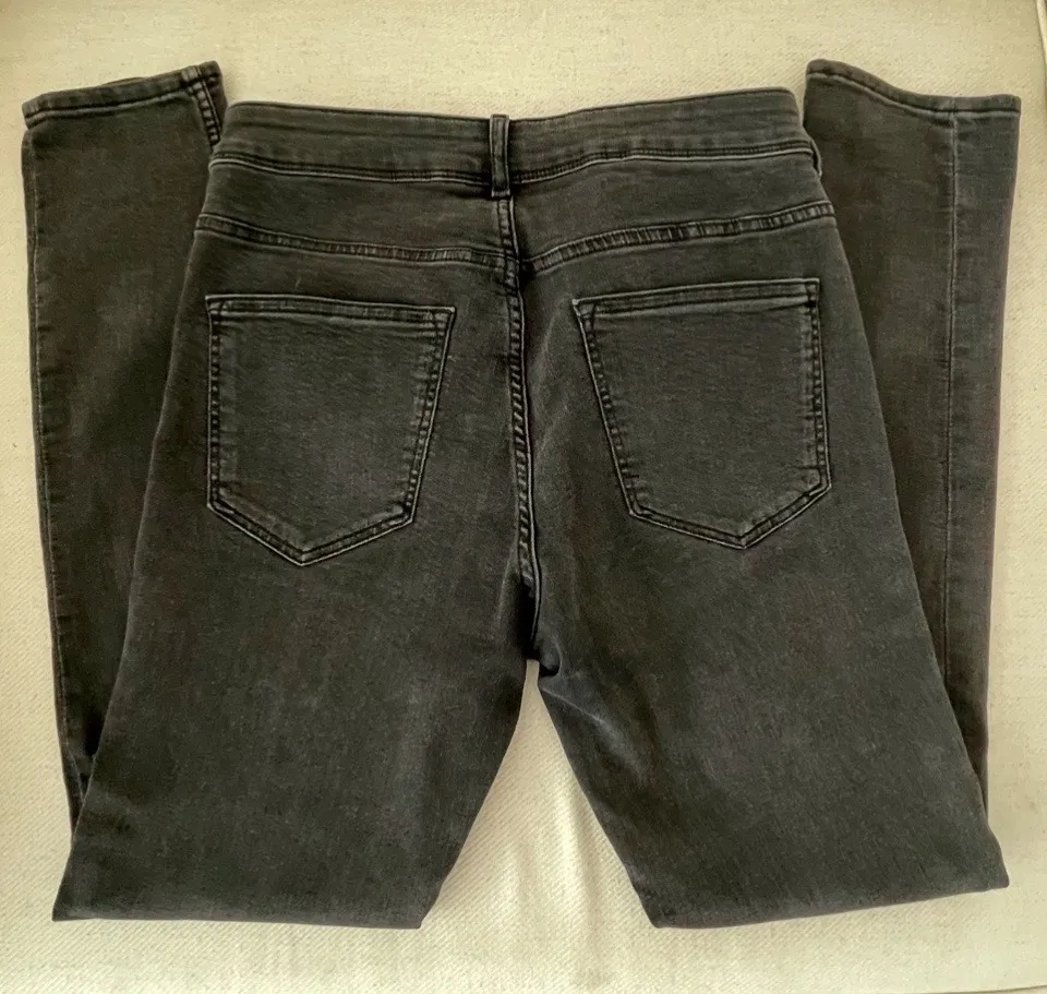 Calça skinny feminina jeans preta estilosa