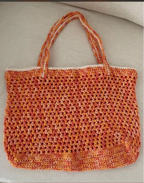 Bolsa feminina em crochê vazada linda e versátil