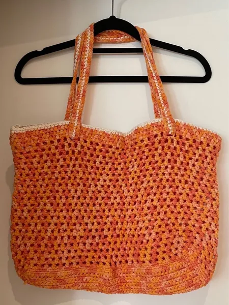 Bolsa feminina em crochê vazada linda e versátil