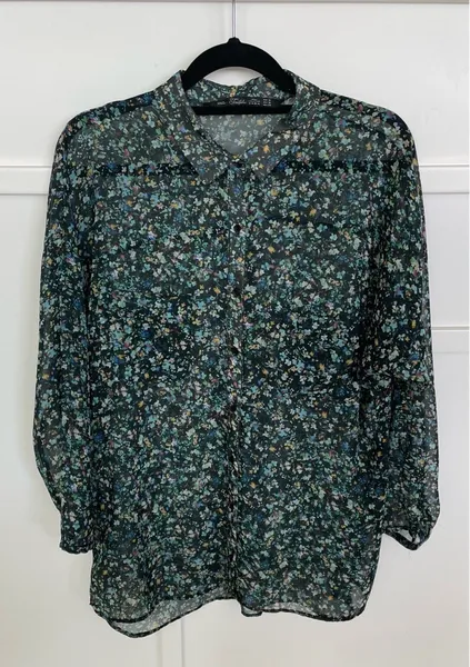 Camisa feminina Zara em viscose estampada com transparência