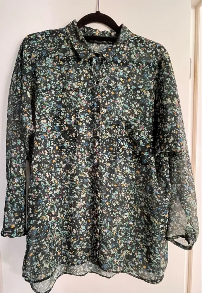 Camisa feminina Zara em viscose estampada com transparência