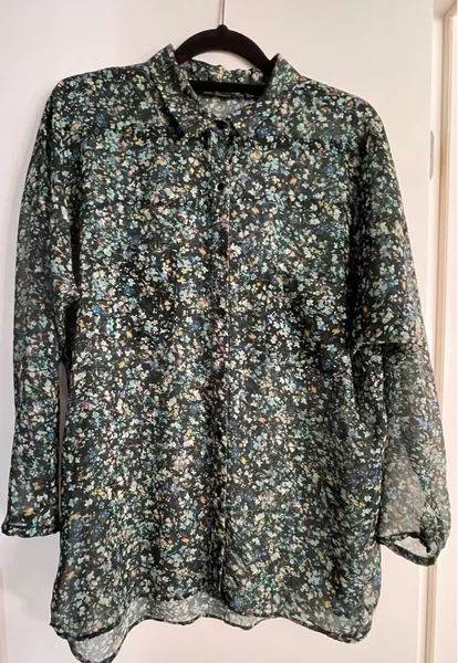Camisa feminina Zara em viscose estampada com transparência