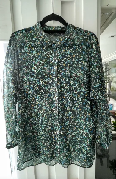Camisa feminina Zara em viscose estampada com transparência