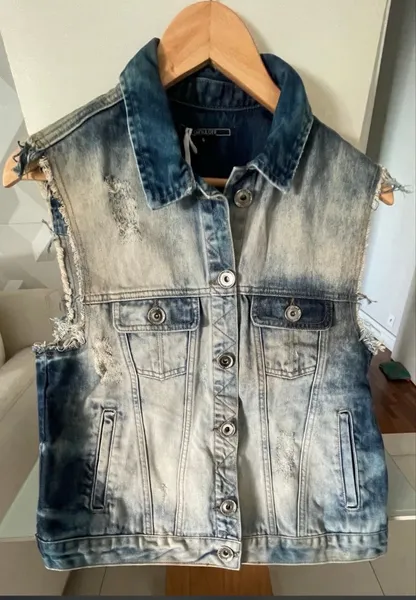 Lindo colete jeans Dirty Shoulder original com etiqueta